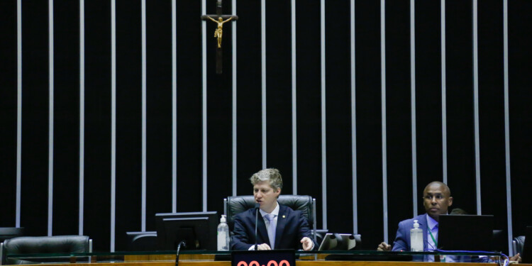 Deputado do NOVO diz que apoiará reforma tributária do governo se ela “descomplicar sistema e diminuir impostos” Deputado do NOVO diz que apoiará reforma tributária do governo se ela “descomplicar sistema e diminuir impostos”