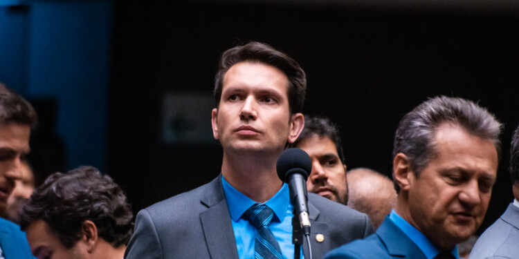 Gilson Marques apresenta proposta contra decisão do STF Gilson Marques apresenta proposta contra decisão do STF