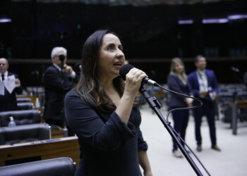 ‘O Legislativo está de joelhos para o Judiciário’