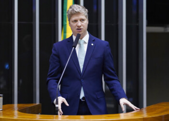 8 dos 10 deputados mais influentes nas redes são contra Lula; veja lista