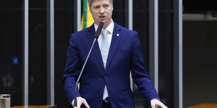 8 dos 10 deputados mais influentes nas redes são contra Lula; veja lista 8 dos 10 deputados mais influentes nas redes são contra Lula; veja lista