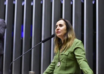 Adriana Ventura lança pacote de projetos para melhorar transparência na saúde pública