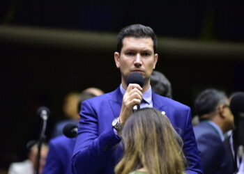 Deputados tiveram 2 horas e 56 minutos para analisar marco fiscal