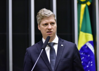 Dois Lados: deputados debatem texto da nova regra fiscal