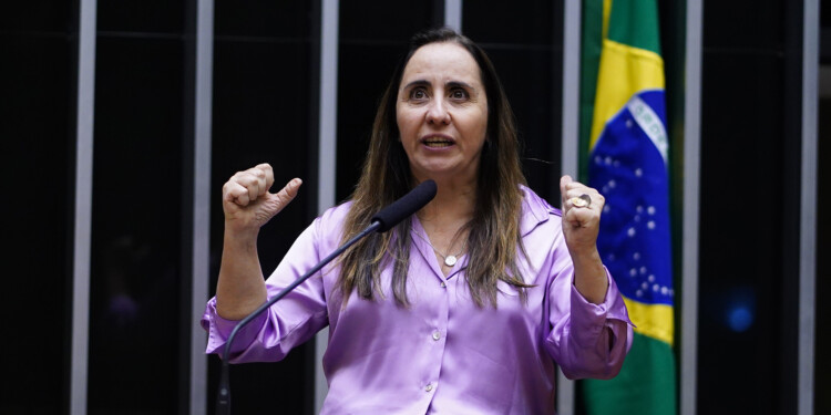 Canal do PT na TV aberta pode violar princípios da moralidade e isonomia