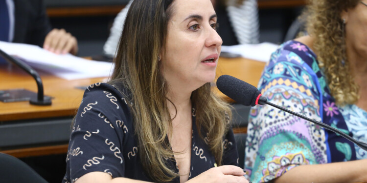 Comissão de Saúde debate saneamento básico com ministro das Cidades Comissão de Saúde debate saneamento básico com ministro das Cidades