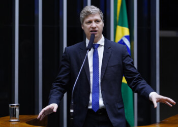 Dois Lados: Deputados debatem convocações da CPMI do 8/1