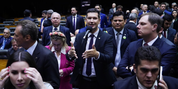 Mais impostos? Nova regra fiscal prevê aumento de arrecadação em até R$ 150 bilhões Mais impostos? Nova regra fiscal prevê aumento de arrecadação em até R$ 150 bilhões