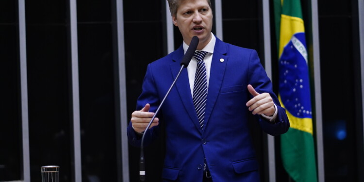 Oposição aciona STF contra aprovação da MP dos Ministérios no Congresso Oposição aciona STF contra aprovação da MP dos Ministérios no Congresso