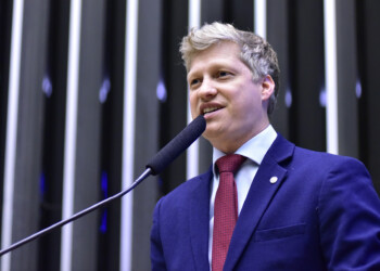 NOVO apresenta emenda para barrar mudança em cargos públicos prevista em MP de Lula