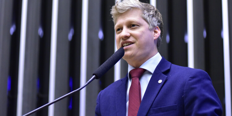 NOVO apresenta emenda para barrar mudança em cargos públicos prevista em MP de Lula NOVO apresenta emenda para barrar mudança em cargos públicos prevista em MP de Lula