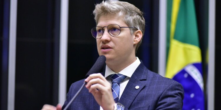 Van Hattem reage à aprovação do novo Marco Fiscal: “negociatas com o governo”