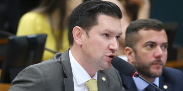 “Orçamento secreto” sob Lula e emendas parlamentares turbinam poder do Congresso “Orçamento secreto” sob Lula e emendas parlamentares turbinam poder do Congresso