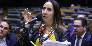 Comissão aprova processo seletivo simplificado para professor temporário da educação básica Comissão aprova processo seletivo simplificado para professor temporário da educação básica