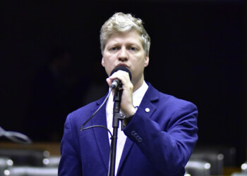 Vídeo: “Ou o STF se enquadra ou será enquadrado”, declara deputado Marcel Van Hattem