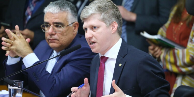 “Cinco anos de inquérito ilegal e inconstitucional”, dizem parlamentares sobre inquérito das fake news “Cinco anos de inquérito ilegal e inconstitucional”, dizem parlamentares sobre inquérito das fake news