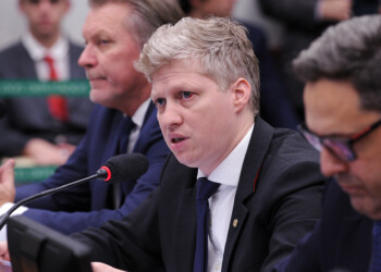 Van Hattem questiona Conselho da OAB e tem apoio de Grigollette