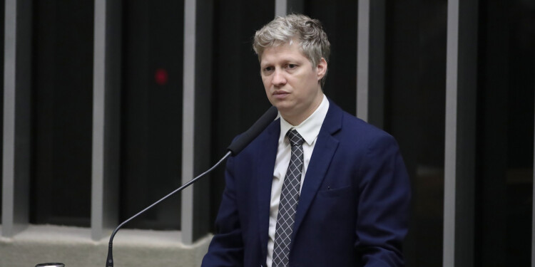 Deputado pede urgência para projeto com socorro a eventos e turismo do RS Deputado pede urgência para projeto com socorro a eventos e turismo do RS