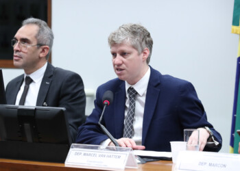 Lira recebe de Marcel van Hattem prioridades de 128 propostas ao Rio Grande do Sul