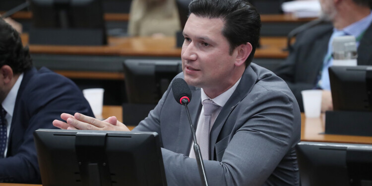 Partido Novo entra na Justiça e pede que Lula pague multa por pedir votos para Boulos Partido Novo entra na Justiça e pede que Lula pague multa por pedir votos para Boulos