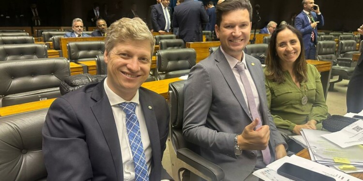 Novo e MP do TCU pedem devolução das diárias dos juízes de Brasília que trabalham em Brasília Novo e MP do TCU pedem devolução das diárias dos juízes de Brasília que trabalham em Brasília