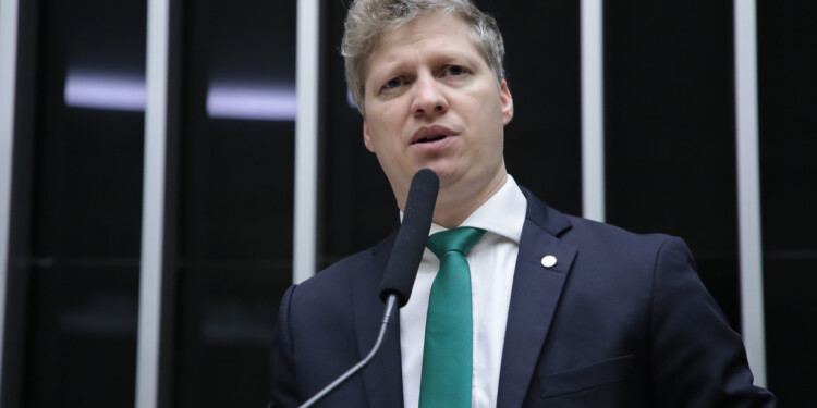 Câmara aprova medidas emergenciais para socorrer turismo e cultura do RS Câmara aprova medidas emergenciais para socorrer turismo e cultura do RS