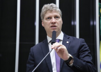 Houve direcionamento”, diz van Hatten, sobre megalicitação da Secom