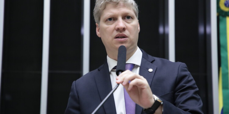 Houve direcionamento”, diz van Hatten, sobre megalicitação da Secom Houve direcionamento”, diz van Hatten, sobre megalicitação da Secom