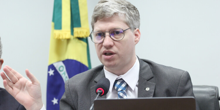 Comissão da Câmara discute retomada da economia nas cidades do RS Comissão da Câmara discute retomada da economia nas cidades do RS