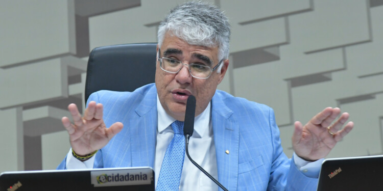 Girão e parlamentares de oposição vão apresentar superpedido de impeachment contra Moraes Girão e parlamentares de oposição vão apresentar superpedido de impeachment contra Moraes