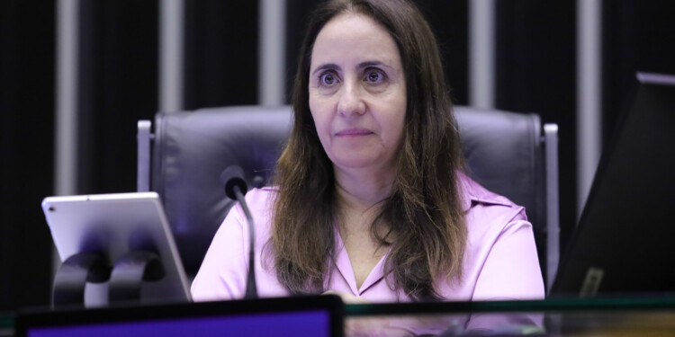 Bancada do NOVO apresenta projetos para regulamentação das emendas