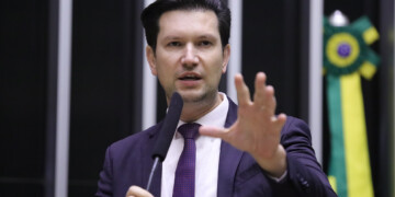 Direita aprova na CCJ propostas que limitam ministros do STF Direita aprova na CCJ propostas que limitam ministros do STF