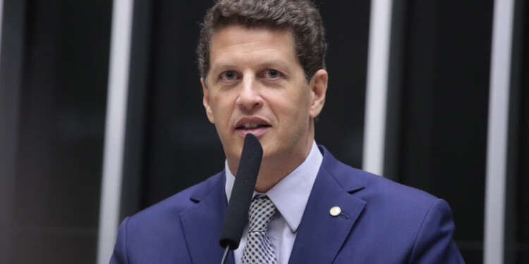 “Brasil cansou dessa palhaçada. Fora, Lula”, diz Salles sobre 8/1