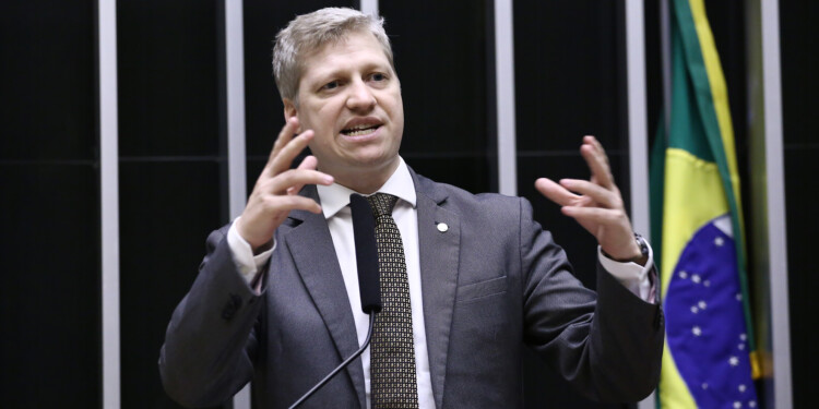 Escândalo do Pé-de-Meia: ‘Impeachment à vista’, diz van Hattem Escândalo do Pé-de-Meia: ‘Impeachment à vista’, diz van Hattem