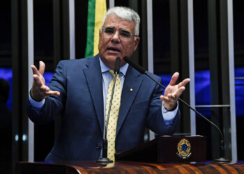 Girão critica falta de independência da PGR em denúncia antecipada