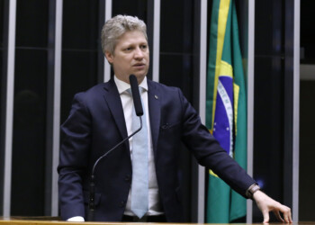 “É mentira que o dinheiro está chegando ao Rio Grande do Sul”, afirma Marcel van Hattem