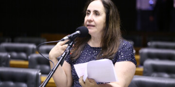 Adriana Ventura questiona: ‘cadê a grandeza do STF?’ Adriana Ventura questiona: ‘cadê a grandeza do STF?’