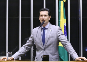 Câmara dos Deputados deve instalar comissão para analisar projeto de isenção do imposto de renda