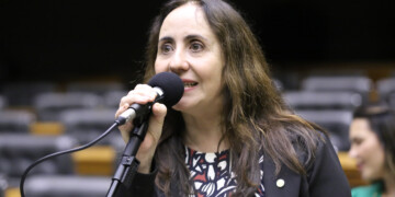 Congresso concentra R$ 10 bilhões de emendas em ações genéricas que não detalham como verba será gasta Congresso concentra R$ 10 bilhões de emendas em ações genéricas que não detalham como verba será gasta