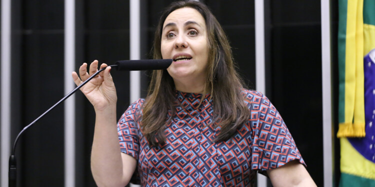 Marina Silva é convocada por Comissão da Câmara por participar do Acampamento Terra Livre Marina Silva é convocada por Comissão da Câmara por participar do Acampamento Terra Livre