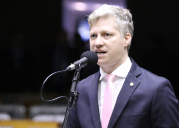 Projeto que limita poderes do TSE avança na CCJ da Câmara